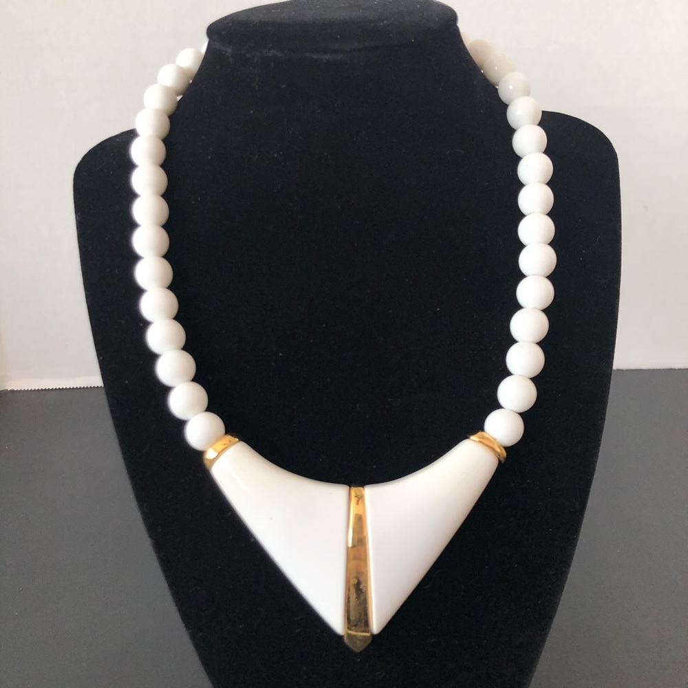 ☀️ Monet White Ans Gold Tone Necklace